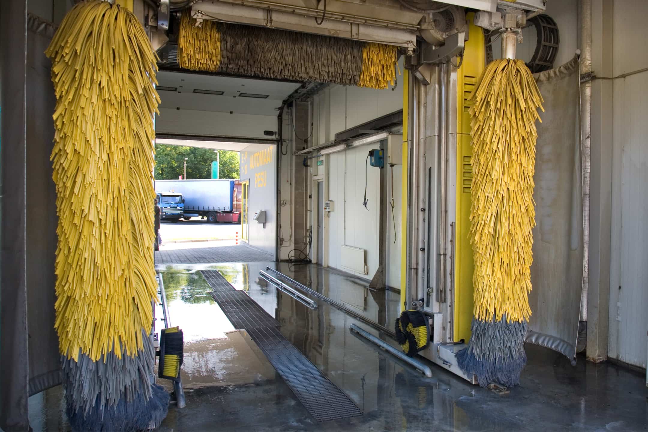 Differences Between a Touch-Free, Soft Touch, and a Self-Serve Car Wash