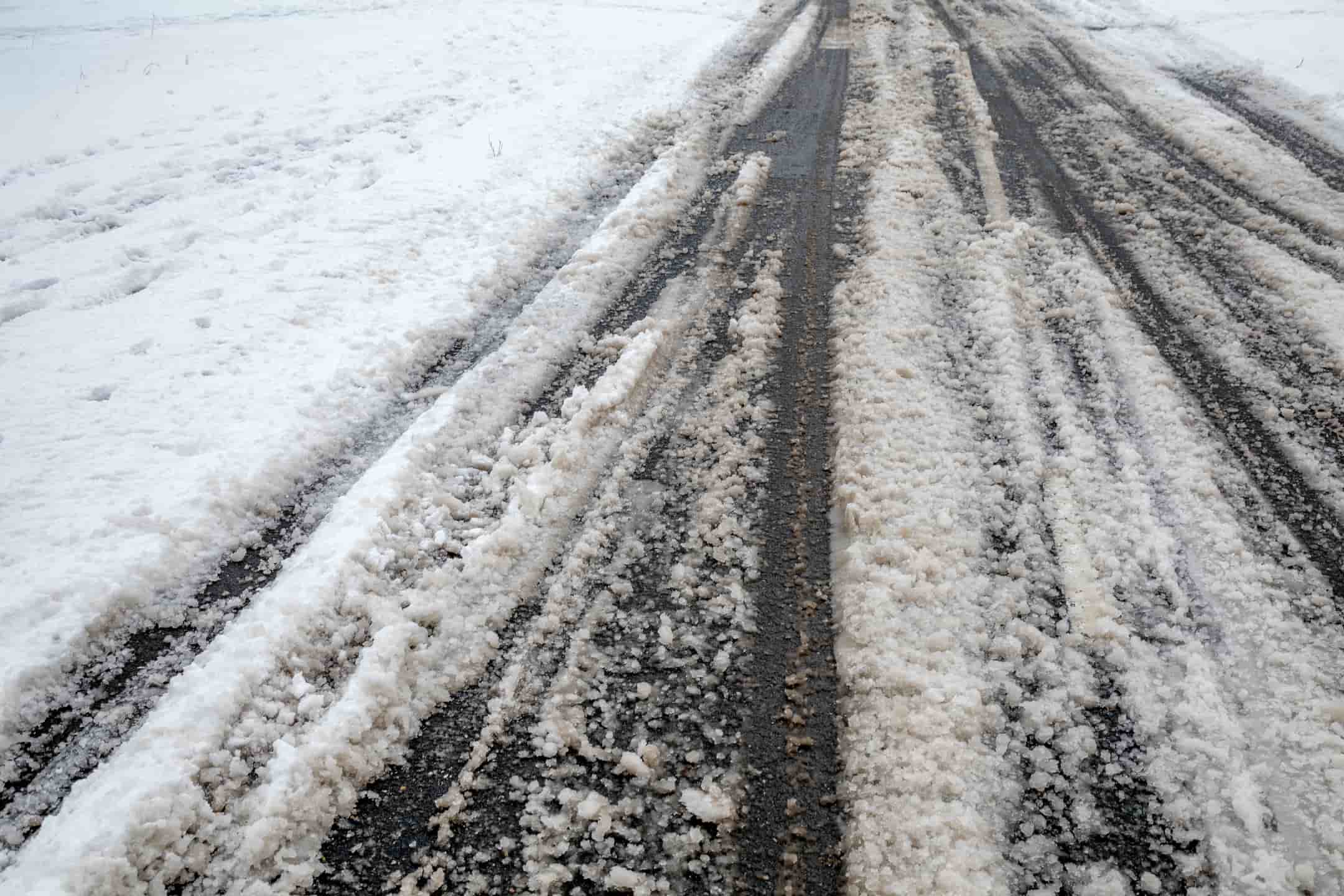How Road Salt Damages Your Car's Paint in Carthage and Webb City, MO